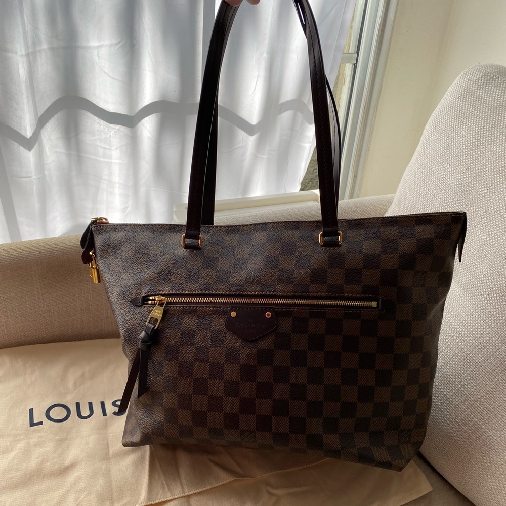 Authentic Louis Vuitton Damier Lena MM Shoulder Bag